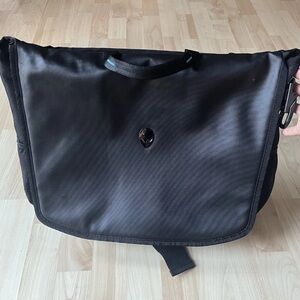 Alienware Laptop Bag Briefcase Read Description 17”x14”x4”